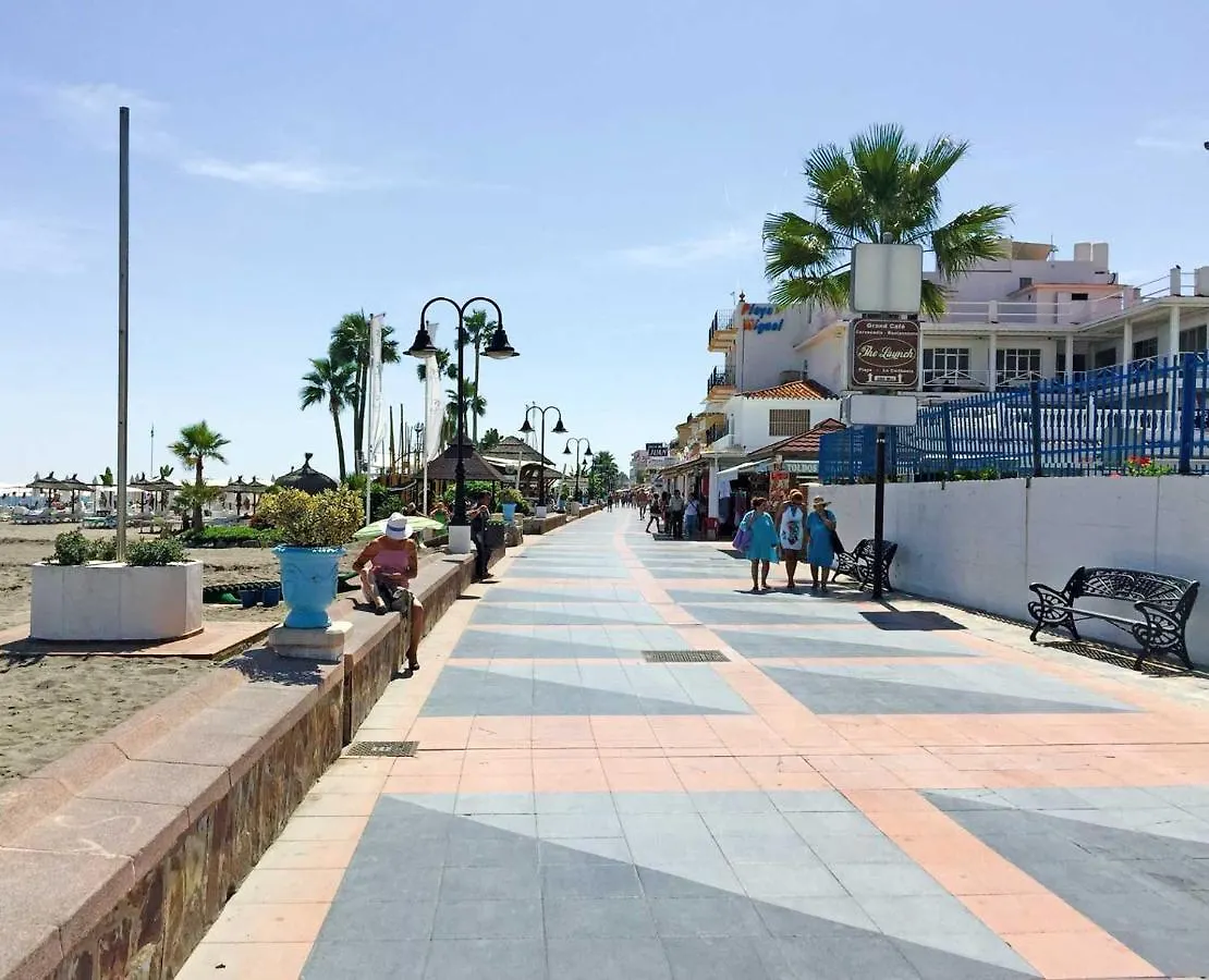 PRECIOSO ÁTICO CON TERRAZA en PLAZA DE ANDALUCIA Apartamento Torremolinos