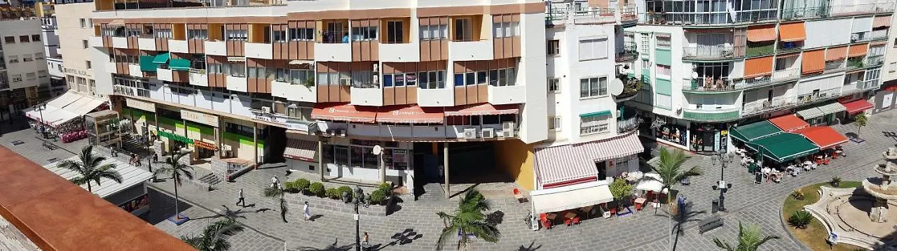 PRECIOSO ÁTICO CON TERRAZA en PLAZA DE ANDALUCIA Apartamento Torremolinos